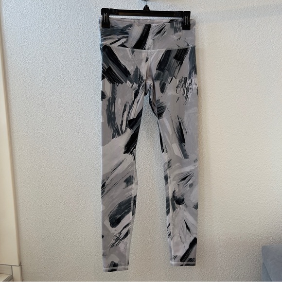 ALO YOGA Airbrush Printed Leggings - Picture 2 of 9